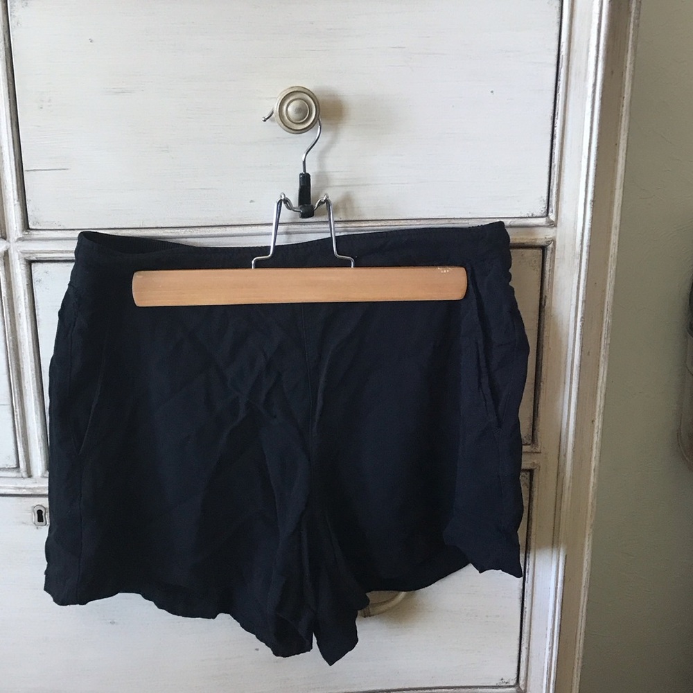 Old Navy Women's Black dressy shorts